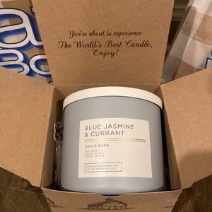 Blue jasmine and currant